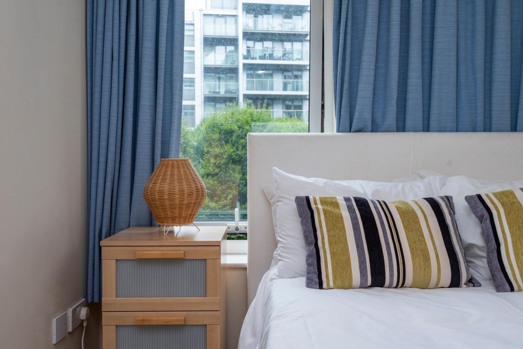 Battersea Power Station Apartment London Exterior photo